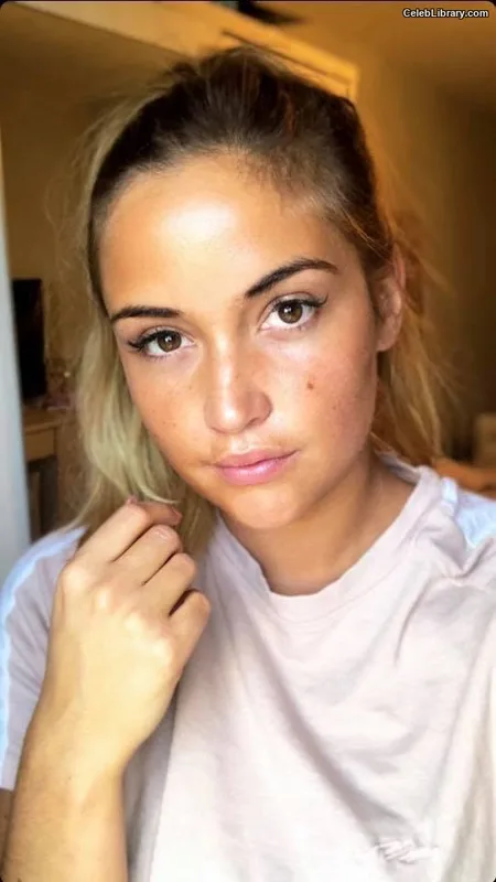 Jacqueline Jossa photo 19 of 529