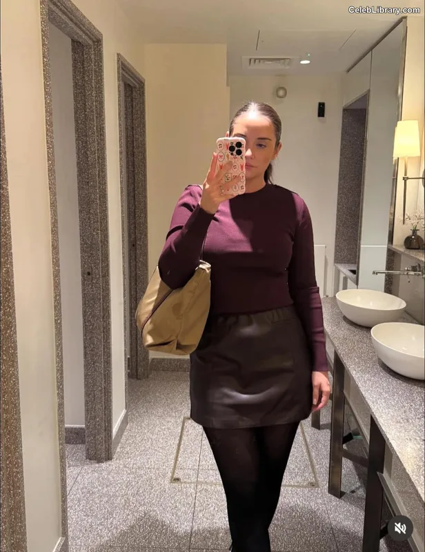Jacqueline Jossa photo 5 of 529