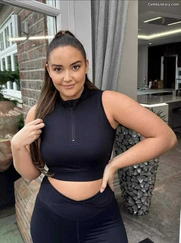 Jacqueline Jossa photo 1 of 529