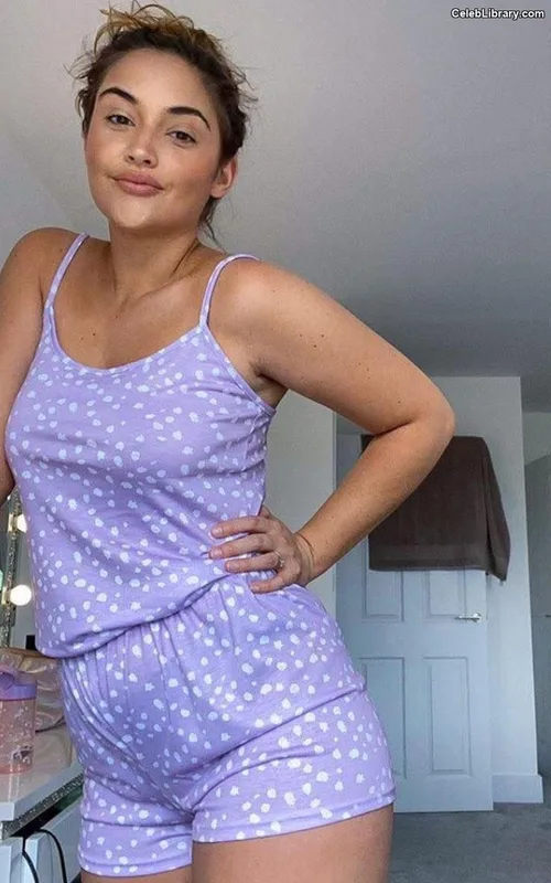 Jacqueline Jossa photo 2 of 529