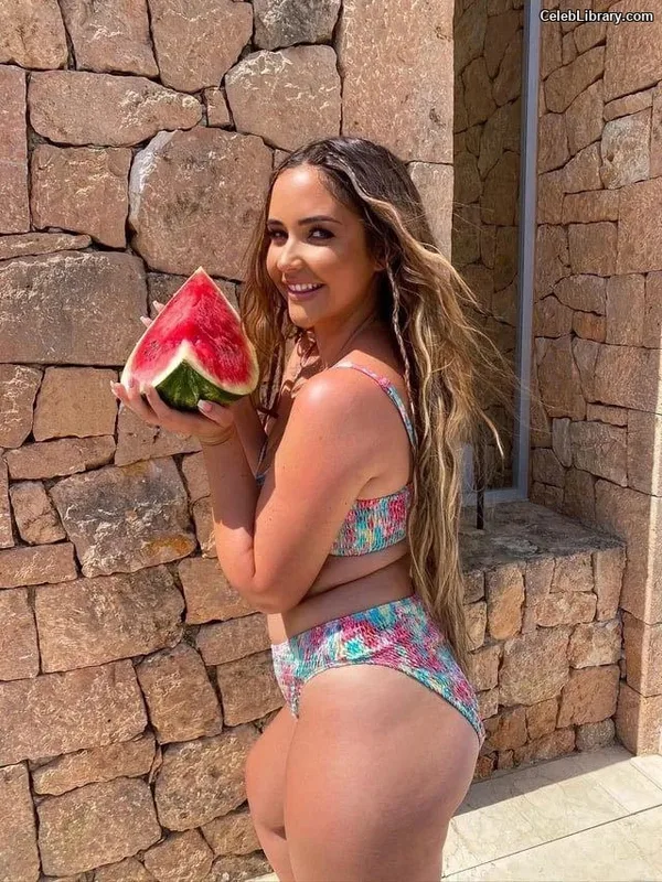 Jacqueline Jossa photo 13 of 529