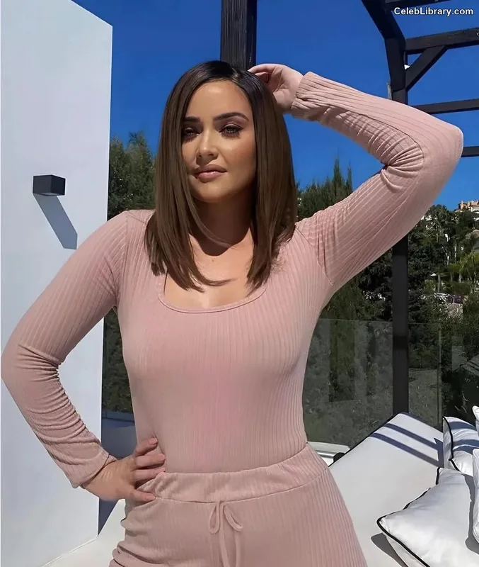 Jacqueline Jossa photo 20 of 529