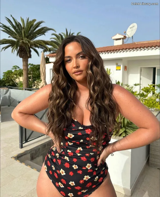 Jacqueline Jossa photo 1 of 529