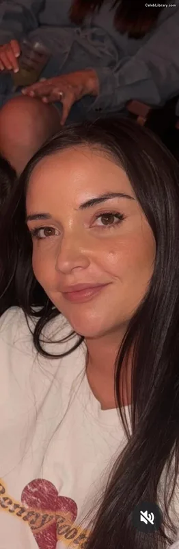 Jacqueline Jossa photo 4 of 529