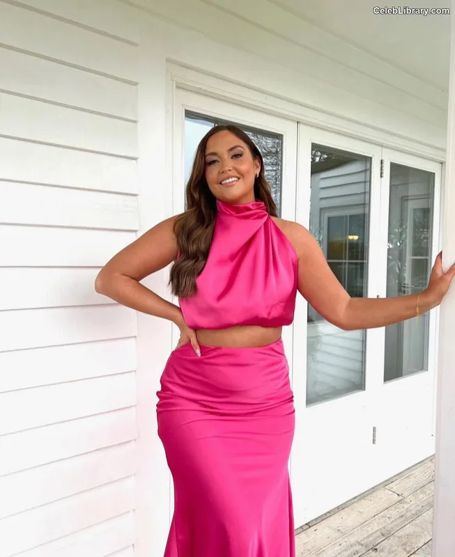 Jacqueline Jossa photo 12 of 529