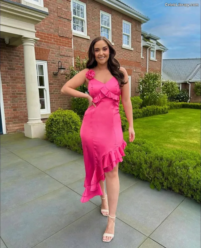 Jacqueline Jossa photo 13 of 529