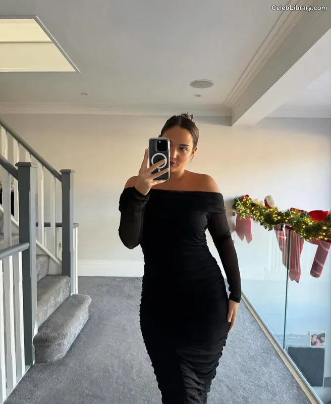 Jacqueline Jossa photo 24 of 529