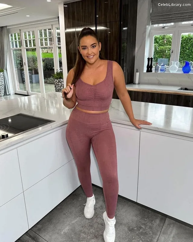 Jacqueline Jossa photo 19 of 529