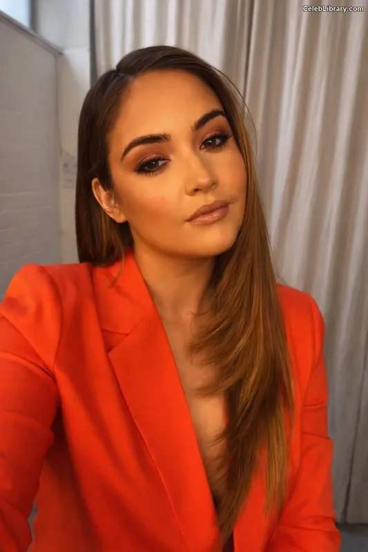 Jacqueline Jossa photo 4 of 529
