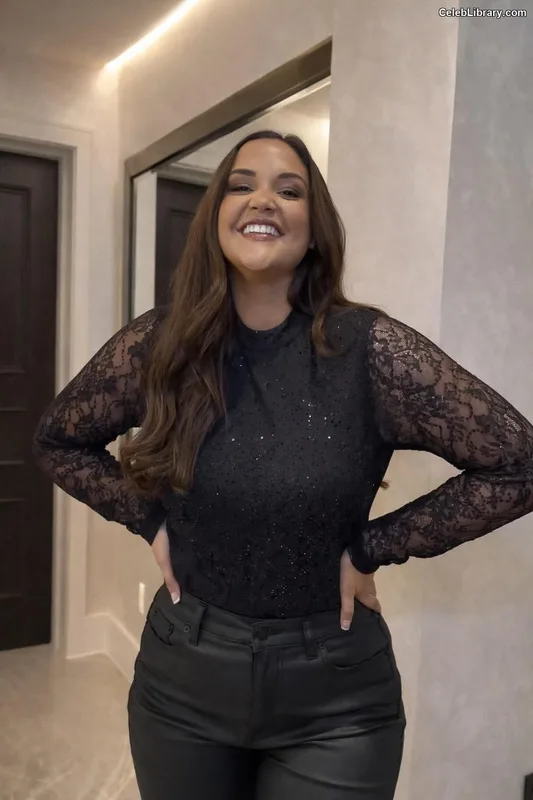 Jacqueline Jossa photo 9 of 529