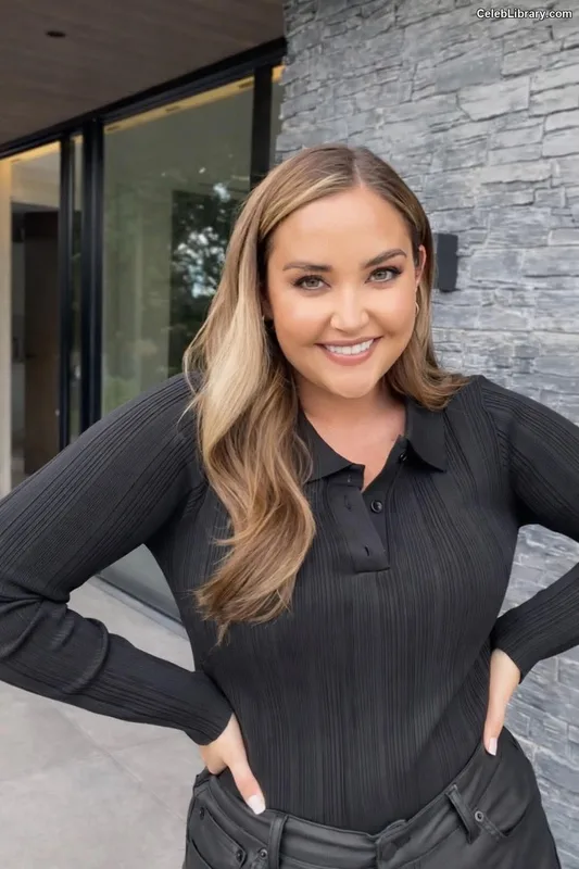 Jacqueline Jossa photo 1 of 529