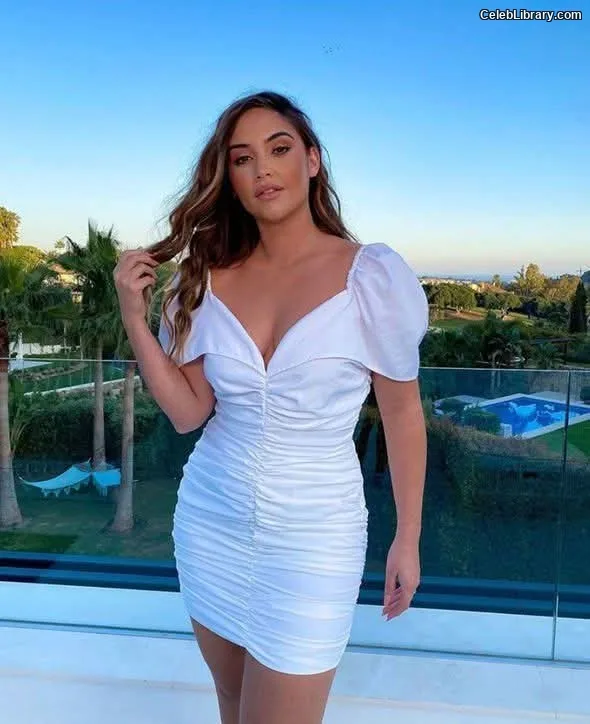 Jacqueline Jossa photo 8 of 529