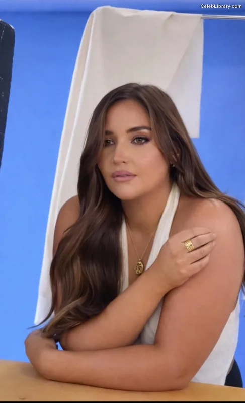 Jacqueline Jossa photo 11 of 529