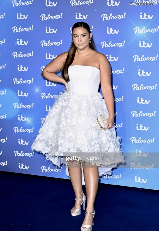 Jacqueline Jossa photo 3 of 529