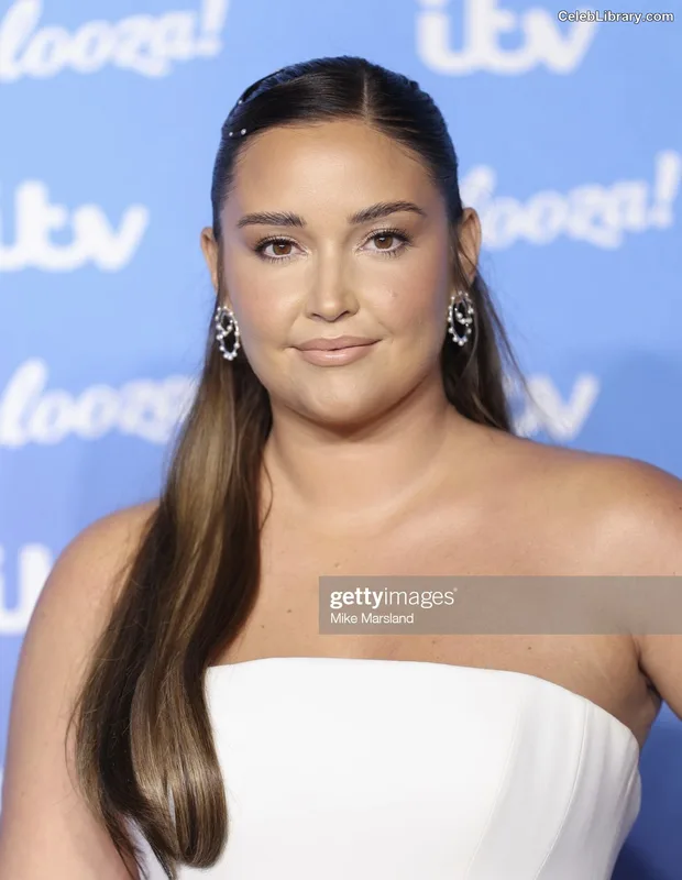 Jacqueline Jossa photo 15 of 529