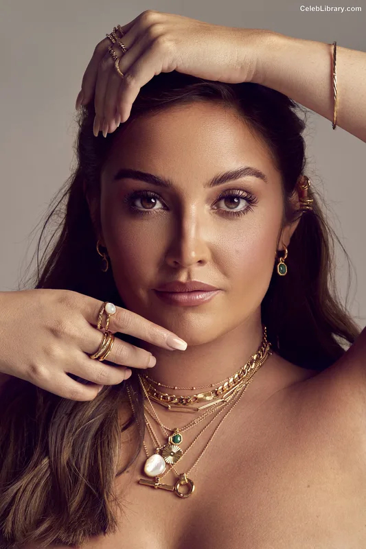 Jacqueline Jossa photo 8 of 529