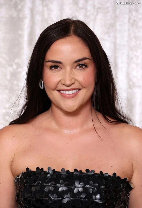 Jacqueline Jossa photo 12 of 529