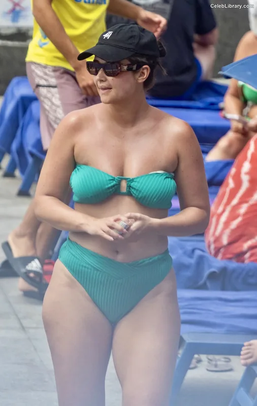 Jacqueline Jossa photo 17 of 529