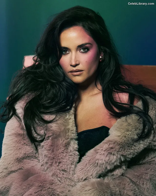 Jacqueline Jossa photo 14 of 529