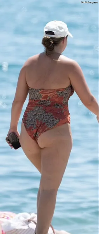 Jacqueline Jossa photo 15 of 529