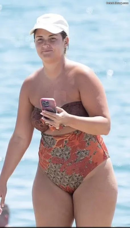 Jacqueline Jossa photo 17 of 529
