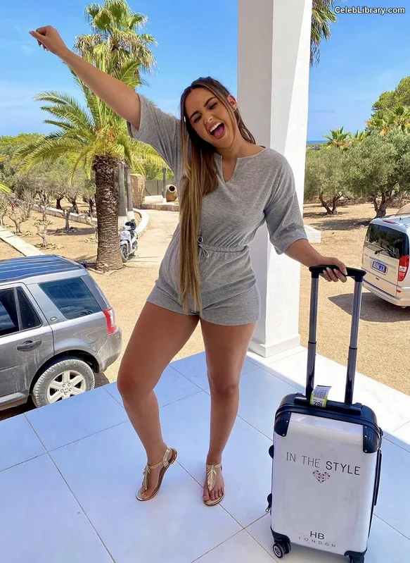 Jacqueline Jossa photo 14 of 529