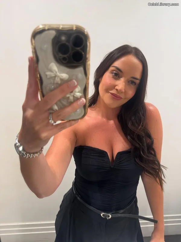 Jacqueline Jossa photo 2 of 529