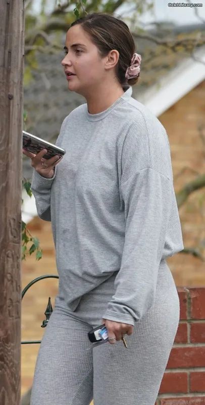 Jacqueline Jossa photo 16 of 529