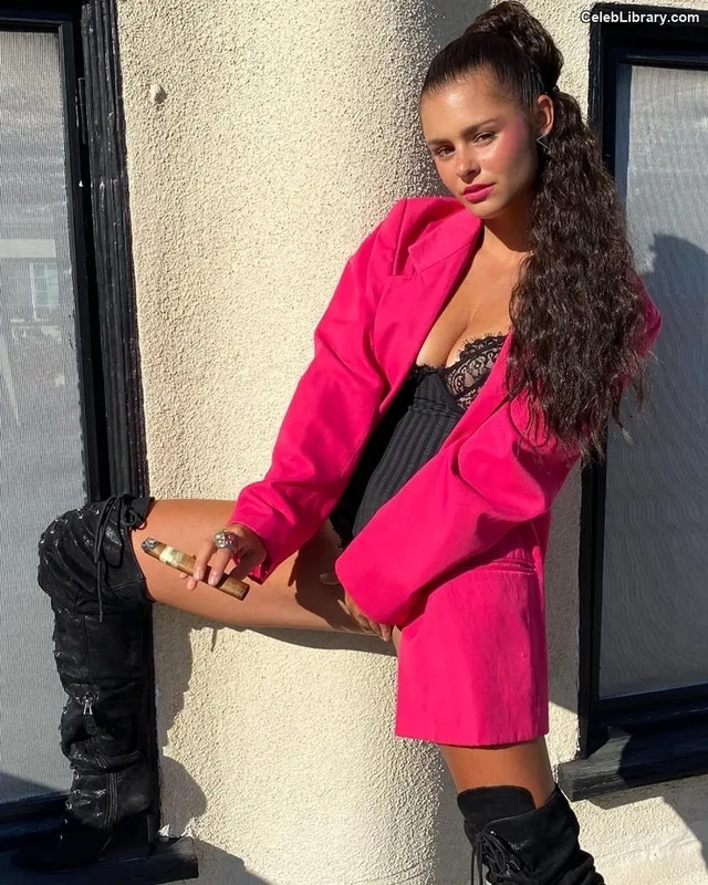 Jacquie Lee photo 22 of 269