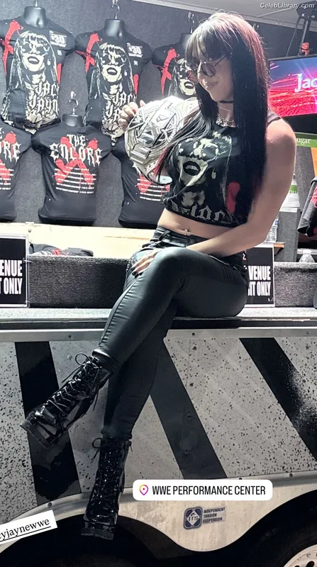 Jacy Jayne photo 1 of 667