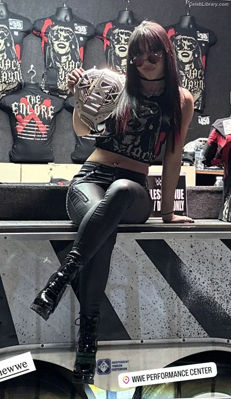 Jacy Jayne photo 2 of 667