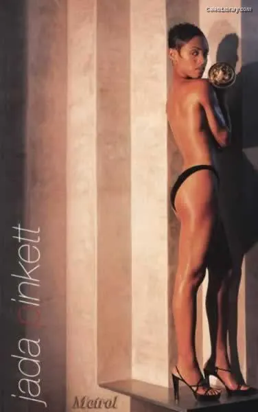 Jada Pinkett Smith photo 17 of 42
