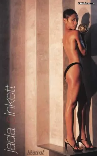 Jada Pinkett Smith photo 17 of 43