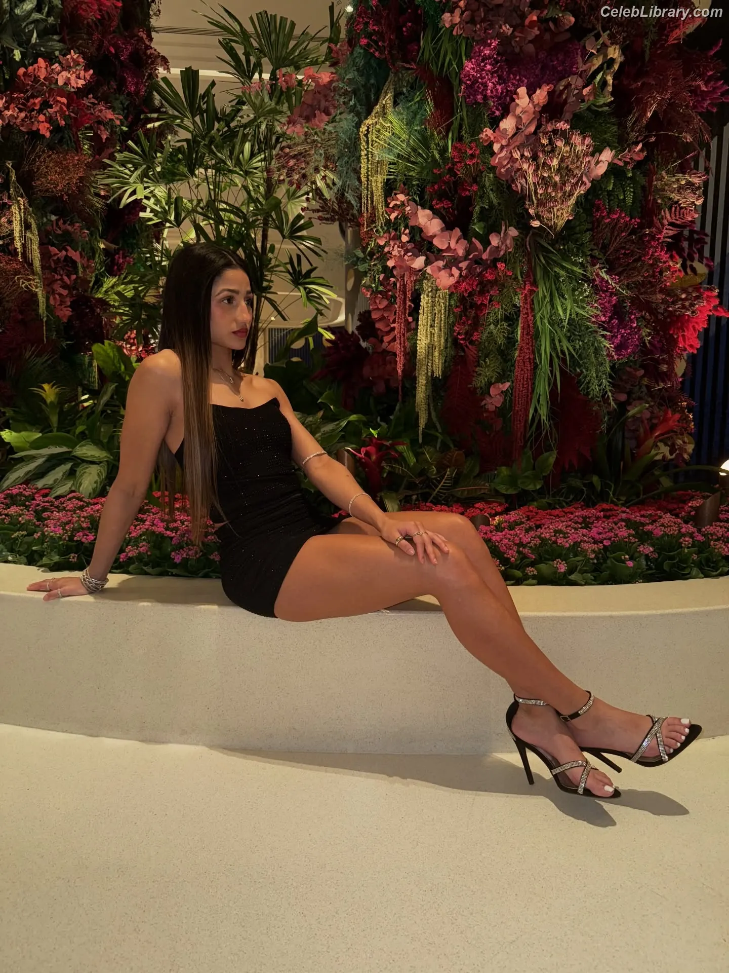 Jadalie Medeiros photo 10 of 89