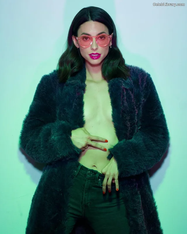 Jade Catta-Preta photo 15 of 81