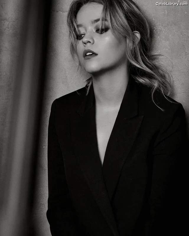 Jade Pettyjohn photo 20 of 26