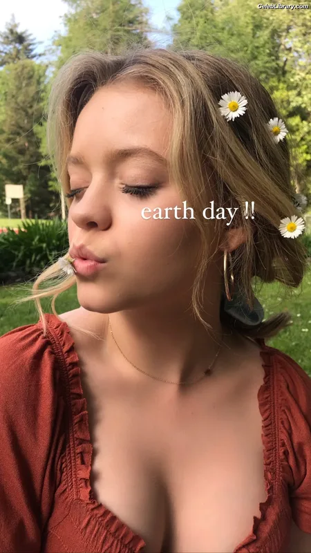Jade Pettyjohn photo 1 of 26
