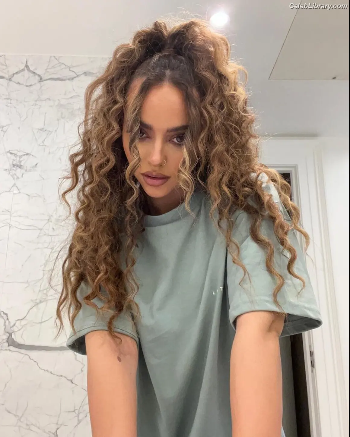 Jade Thirlwall photo 3 of 475