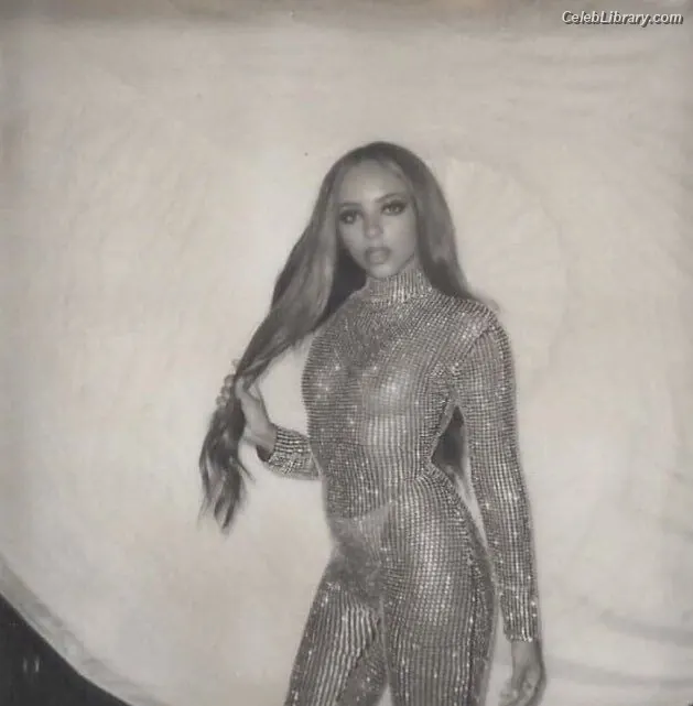 Jade Thirlwall photo 13 of 475