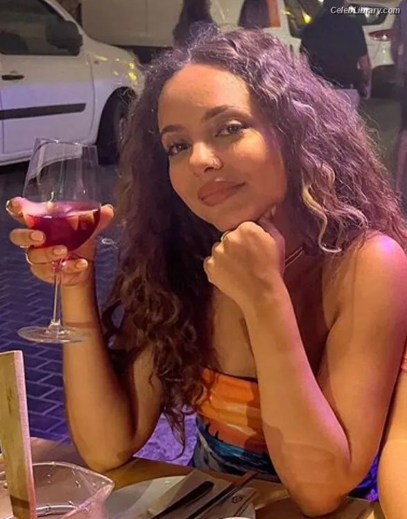 Jade Thirlwall photo 19 of 475