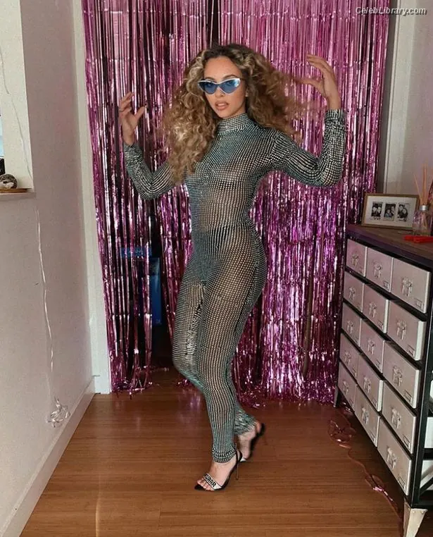 Jade Thirlwall photo 24 of 475