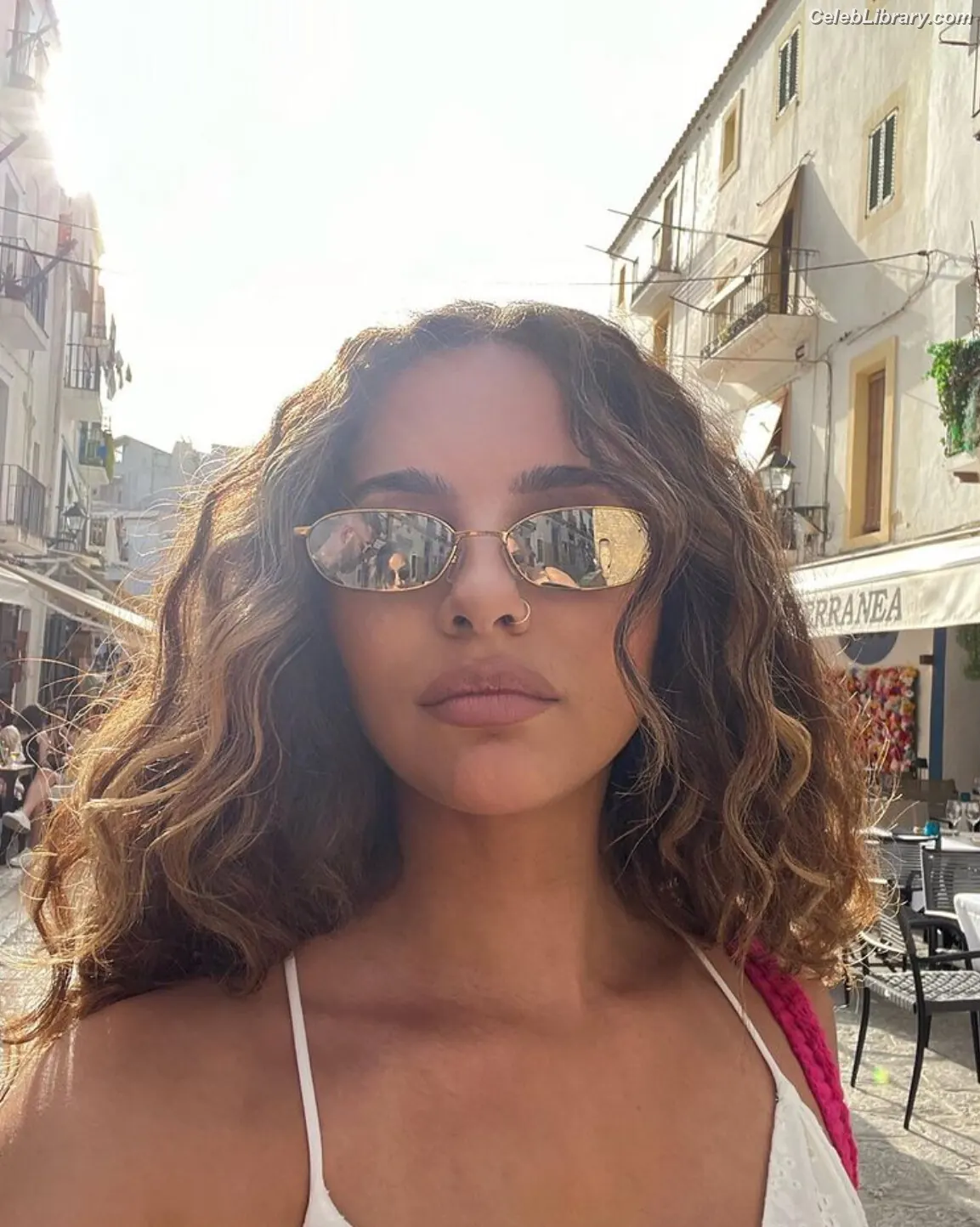 Jade Thirlwall photo 17 of 475