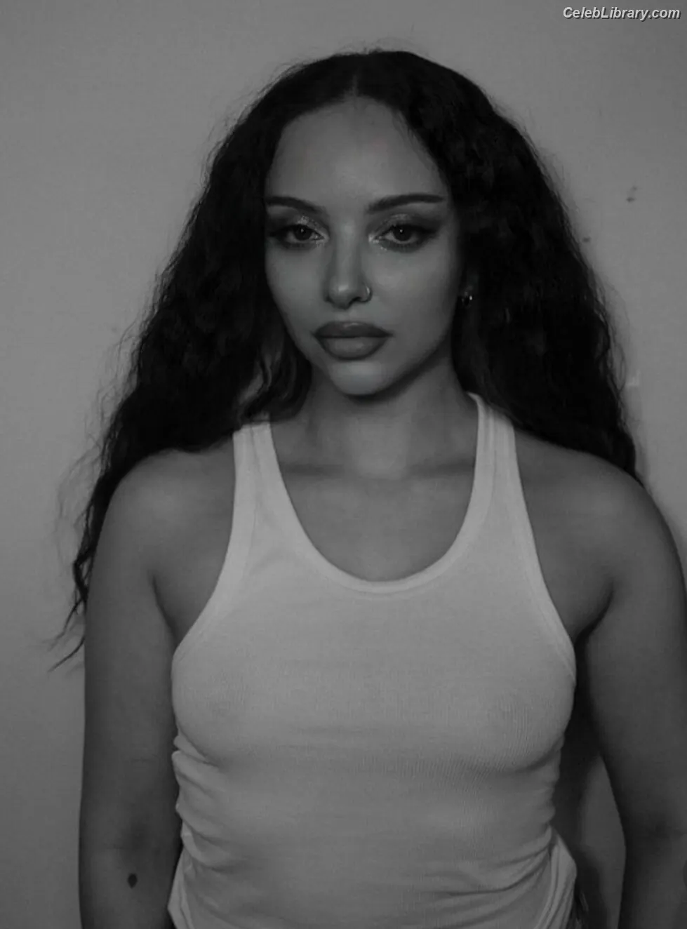 Jade Thirlwall photo 15 of 475