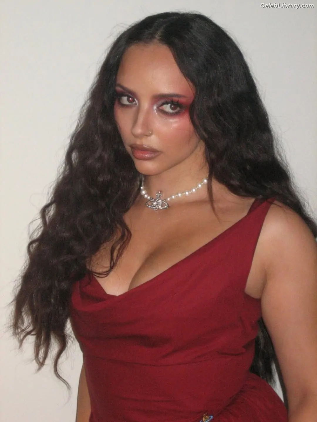 Jade Thirlwall photo 21 of 475