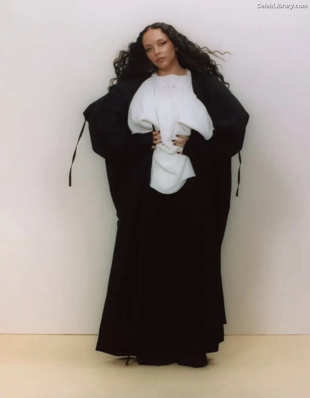 Jade Thirlwall photo 16 of 475