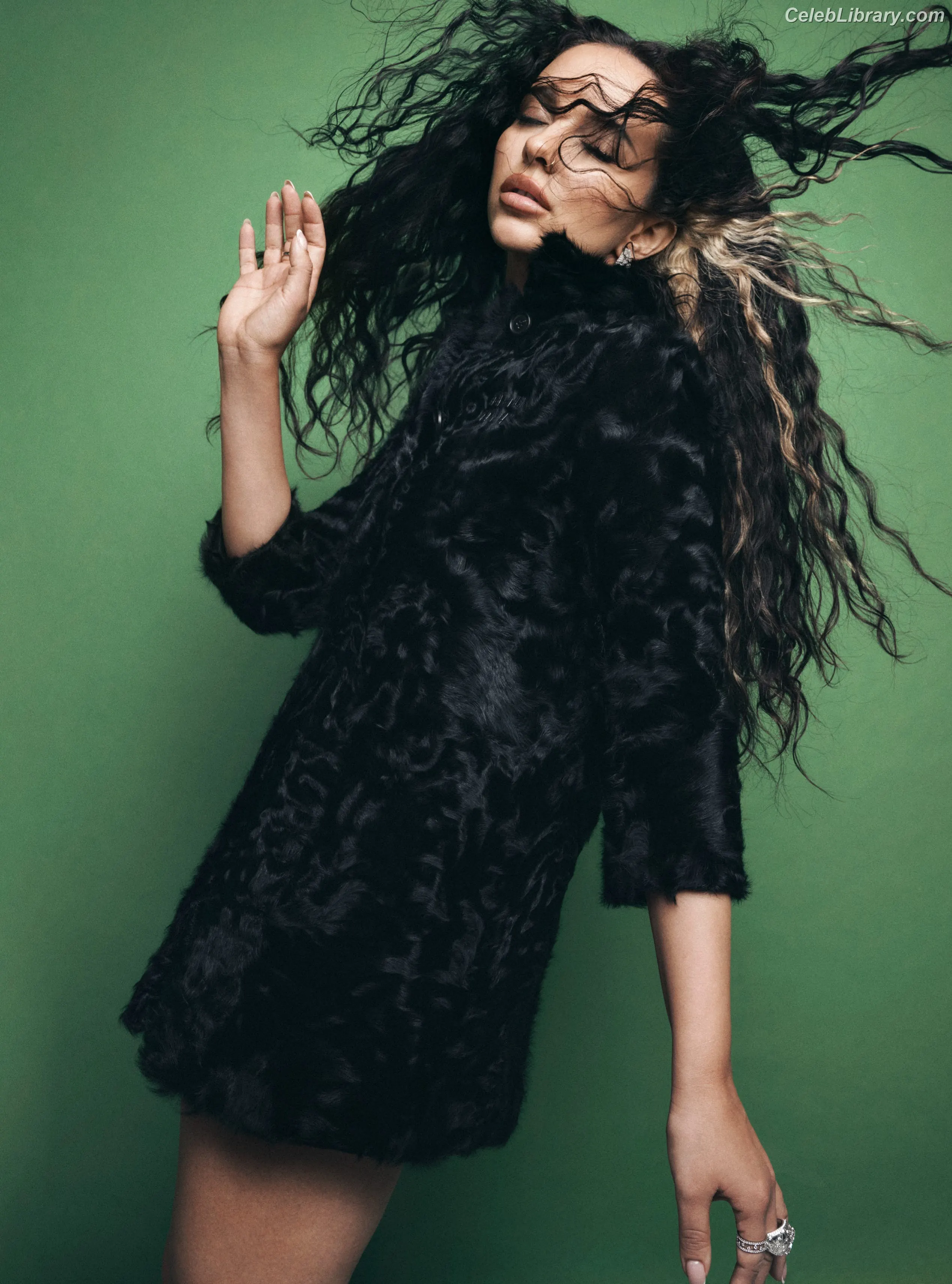 Jade Thirlwall photo 5 of 475