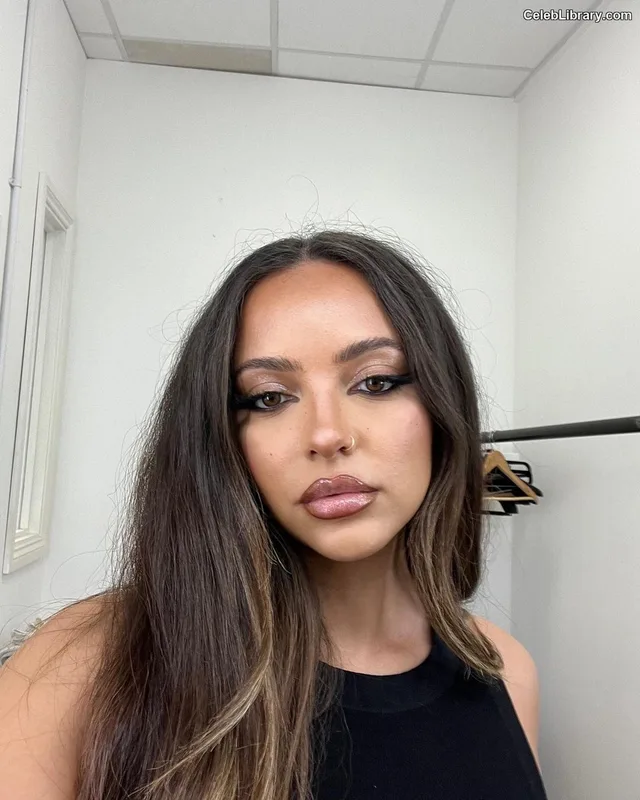 Jade Thirlwall photo 8 of 476