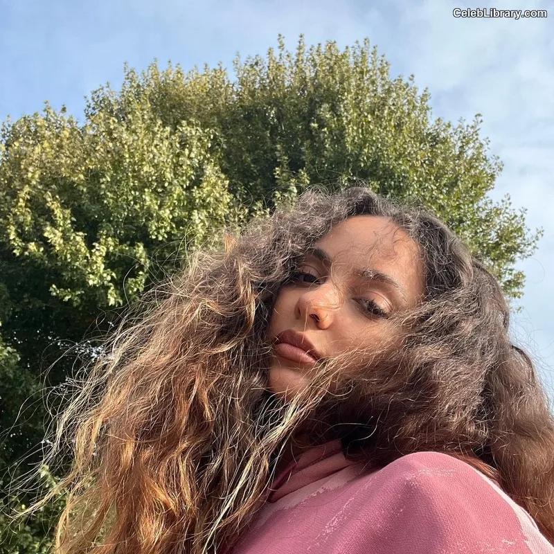 Jade Thirlwall photo 15 of 476