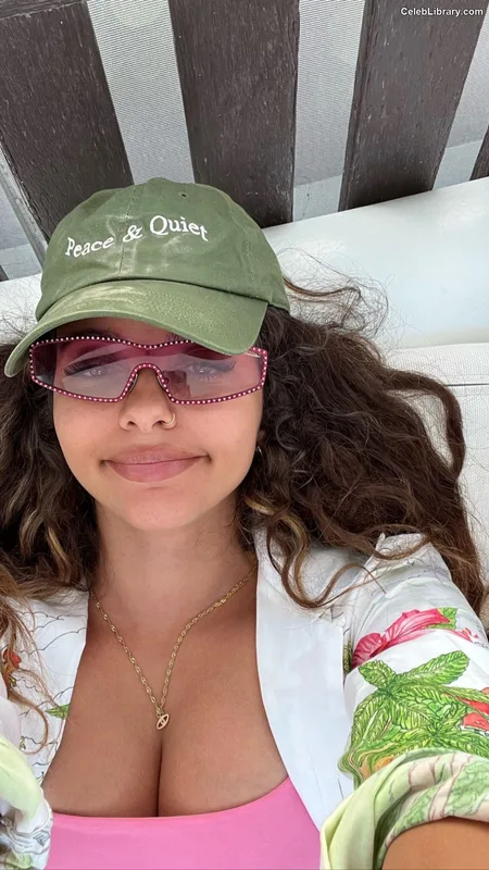 Jade Thirlwall photo 4 of 476