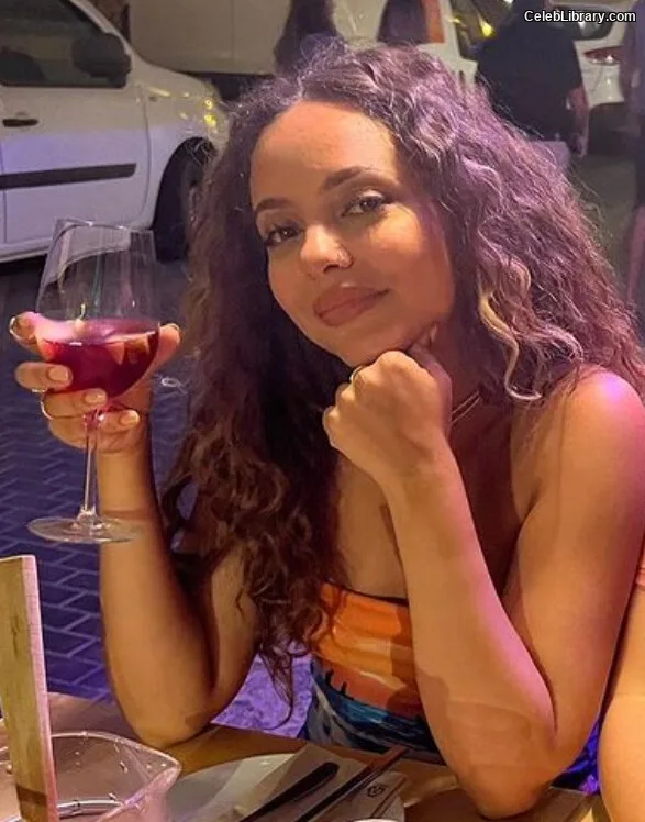 Jade Thirlwall photo 19 of 476